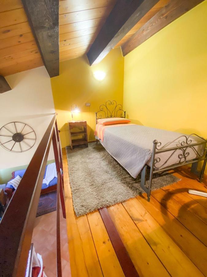 Ca' Tomassino Holiday Apartments Урбино Экстерьер фото