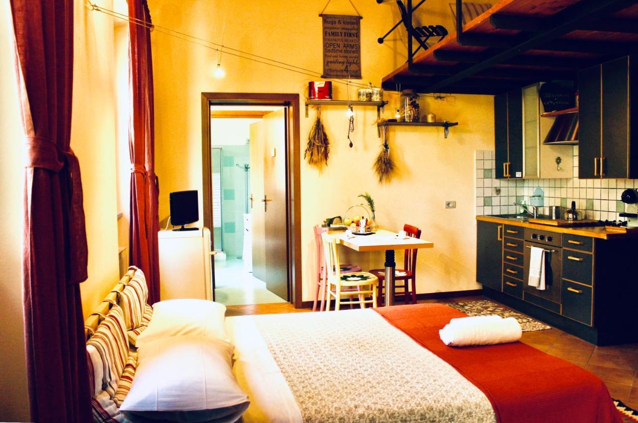 Ca' Tomassino Holiday Apartments Урбино Экстерьер фото